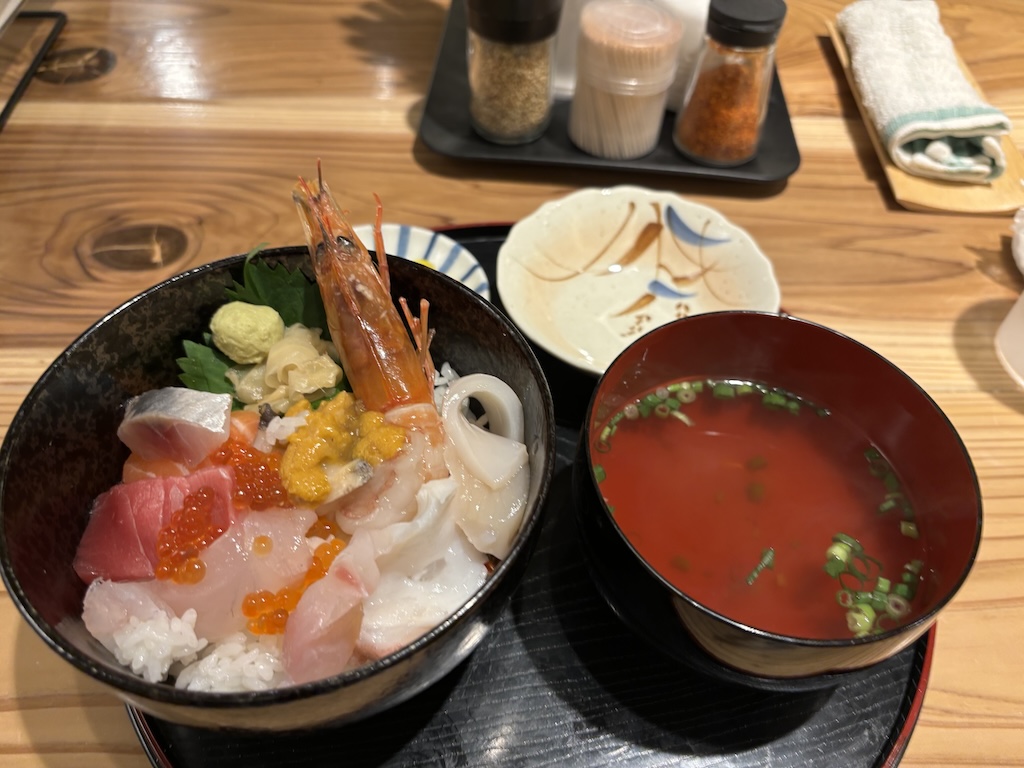 7-piece fish dish in downtown Aomori