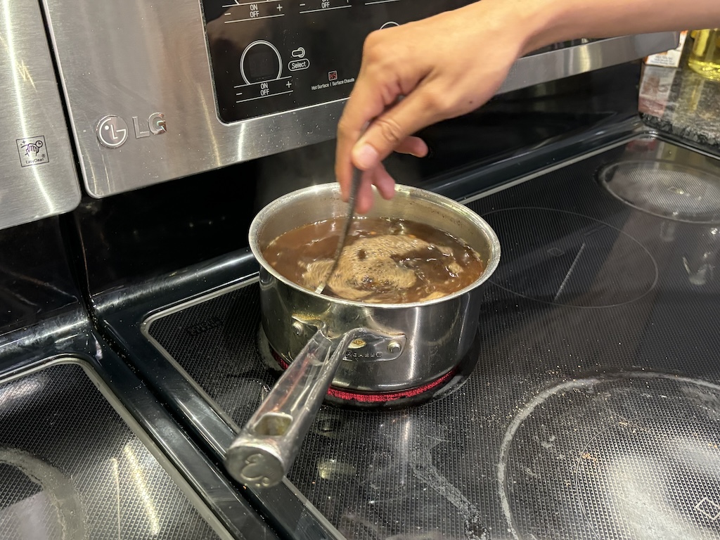 Brewing coffee in a pan