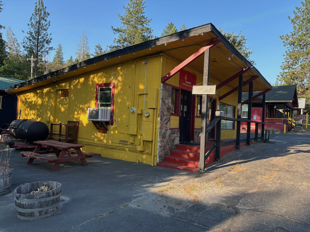 Yosemite hostel reception building